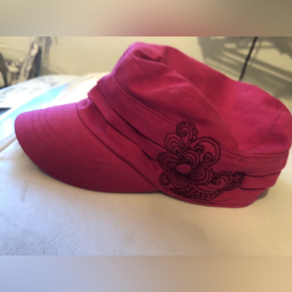 Breathe Paisley Embroidered Pleated Cap- 785